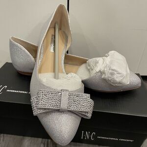 NWT INC International Concepts Women's Silver Bow Flats size 8